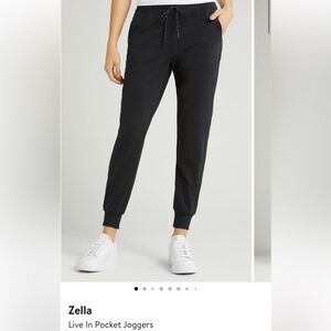 Zella Live in pocket joggers